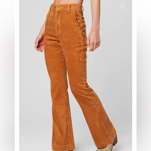 NWT BLANKNYC Next Date Corduroy Flare Pant in size 30 - Picture 3 of 12